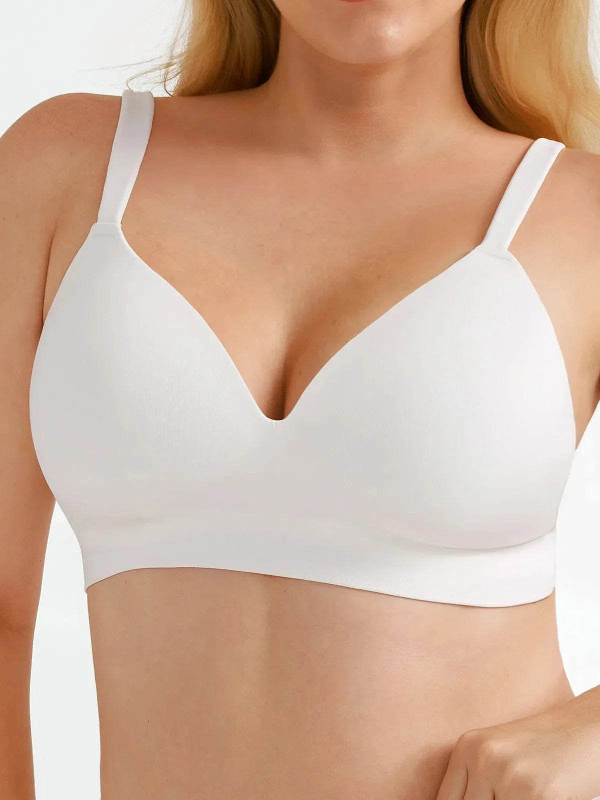 ContourLift™ Seamless Wireless Shaping Push Up Bra